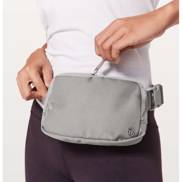 Lululemon Everywhere Women's Belt Bag - Picture 5 of 6
